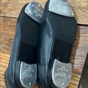 Capezio tap shoes for child - size 4.5 Wide-